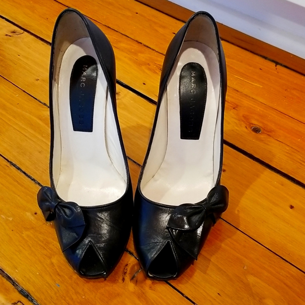Marc Jacob's Side Bow Pumps